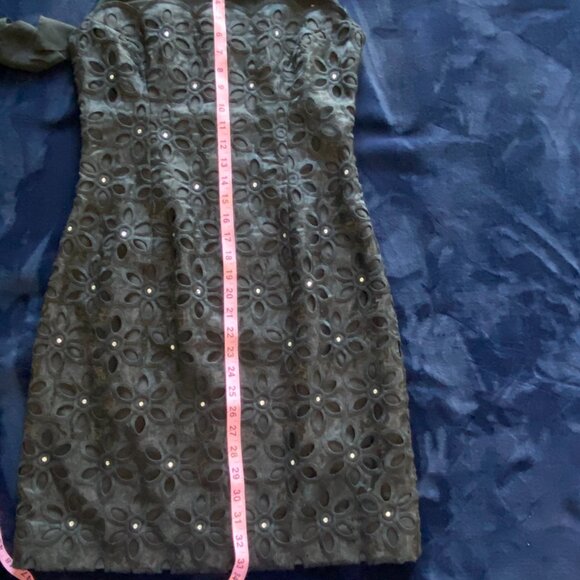 Sold!!!LILLY PULITZER BLACK DAISY FULTON EYELET DRESS SZ 2 - Picture 16 of 16
